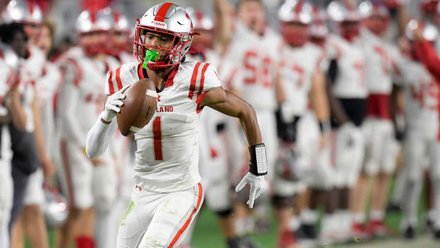 Saraland's Ryan Williams (1) scores a touchdown against Clay-Chalkville during the AHSAA Class 6A football state championship game at Bryant Denny Stadium in Tuscaloosa, Ala., on Friday December 8, 2023.